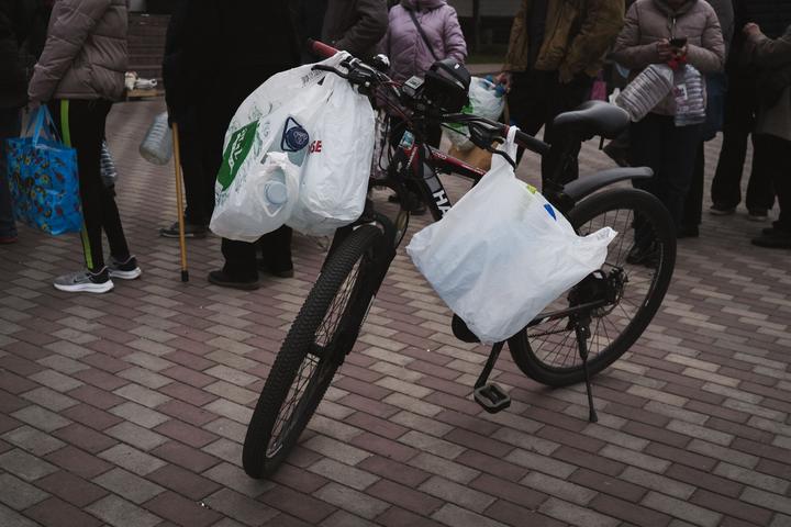 velosyped z baklаzhkamy і plyаshkamy dlya vody