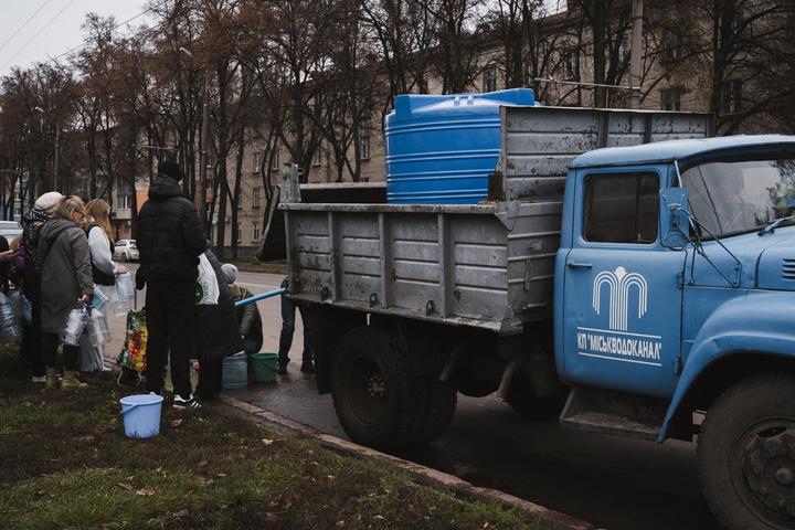mashyna z tekhnіchnoyu vodoyu v sumakh