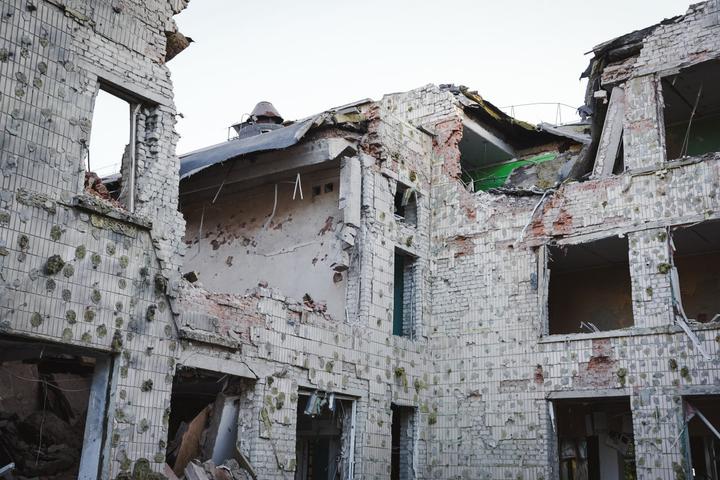 Школа у Сумах, яку росіяни обстріляли КАБами 29 вересня